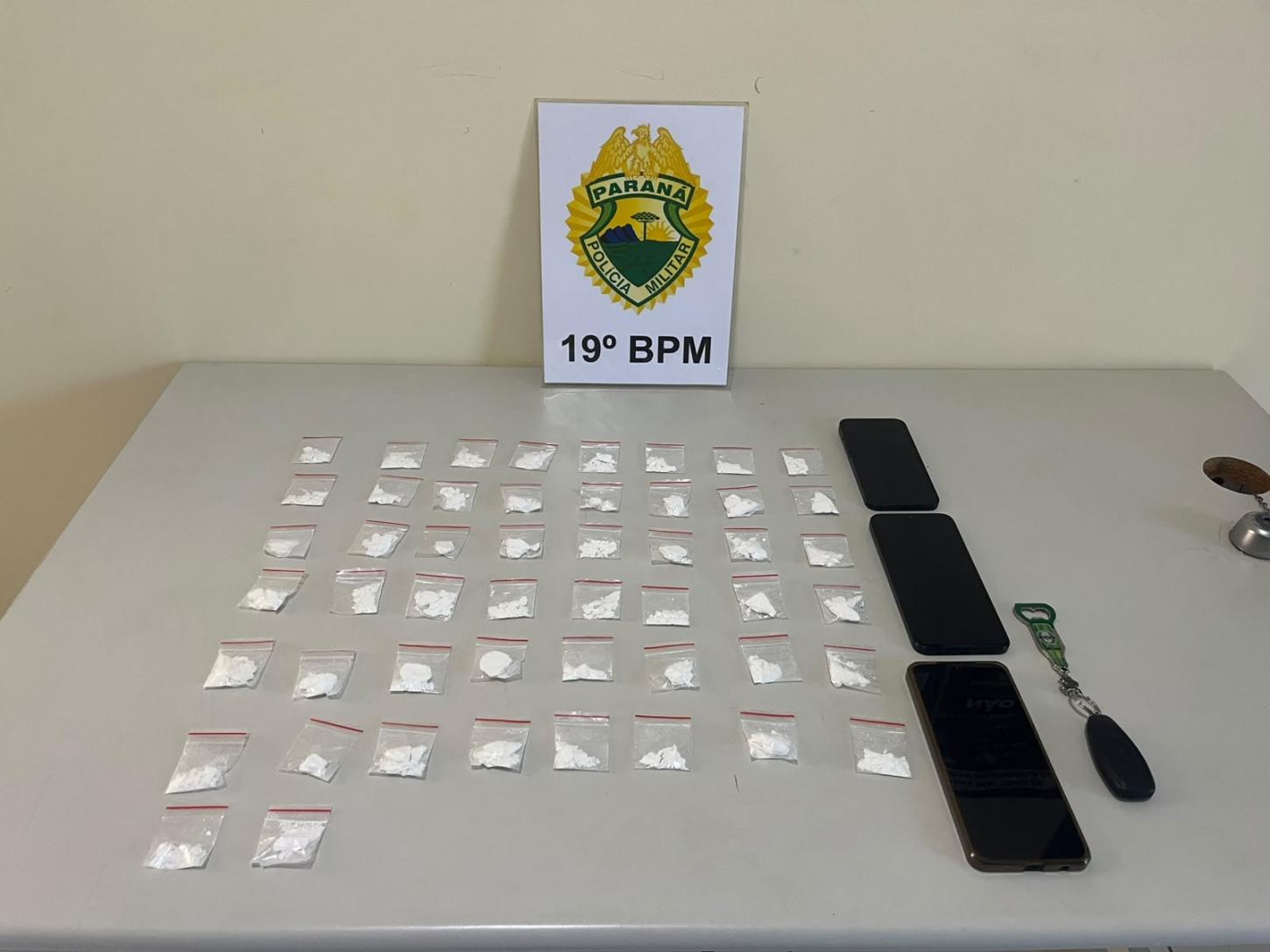 Homem é preso com 50 papelotes de cocaína após perseguição policial em Toledo