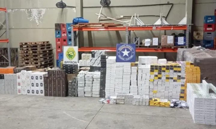 BPFRON e Polícia Federal apreendem caminhão com quase R$ 6 milhões em mercadorias contrabandeadas no Paraná