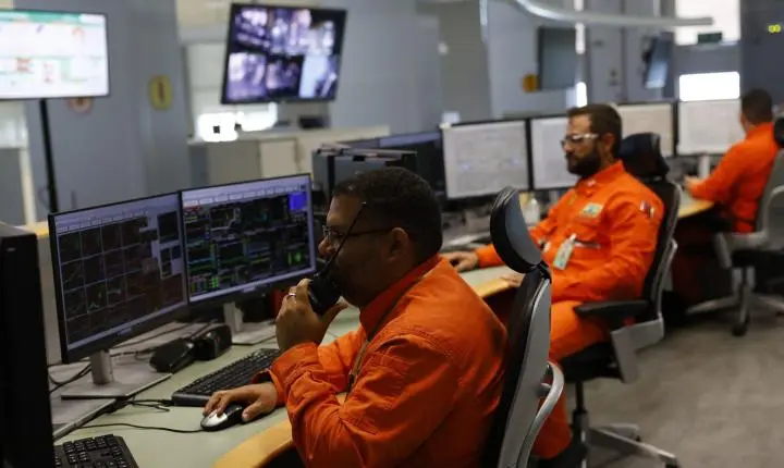 Com emprego aquecido, subutilização é a menor da história; entenda